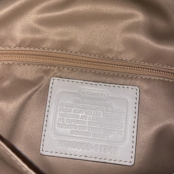 Coach shoulder handbag with matching wallet - Picture 7 of 13